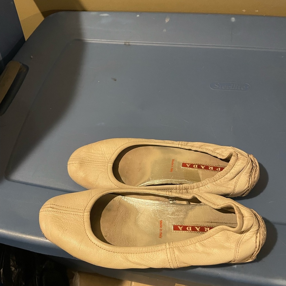 Super soft  leather Prada SZ 38 cream color - Picture 14 of 15